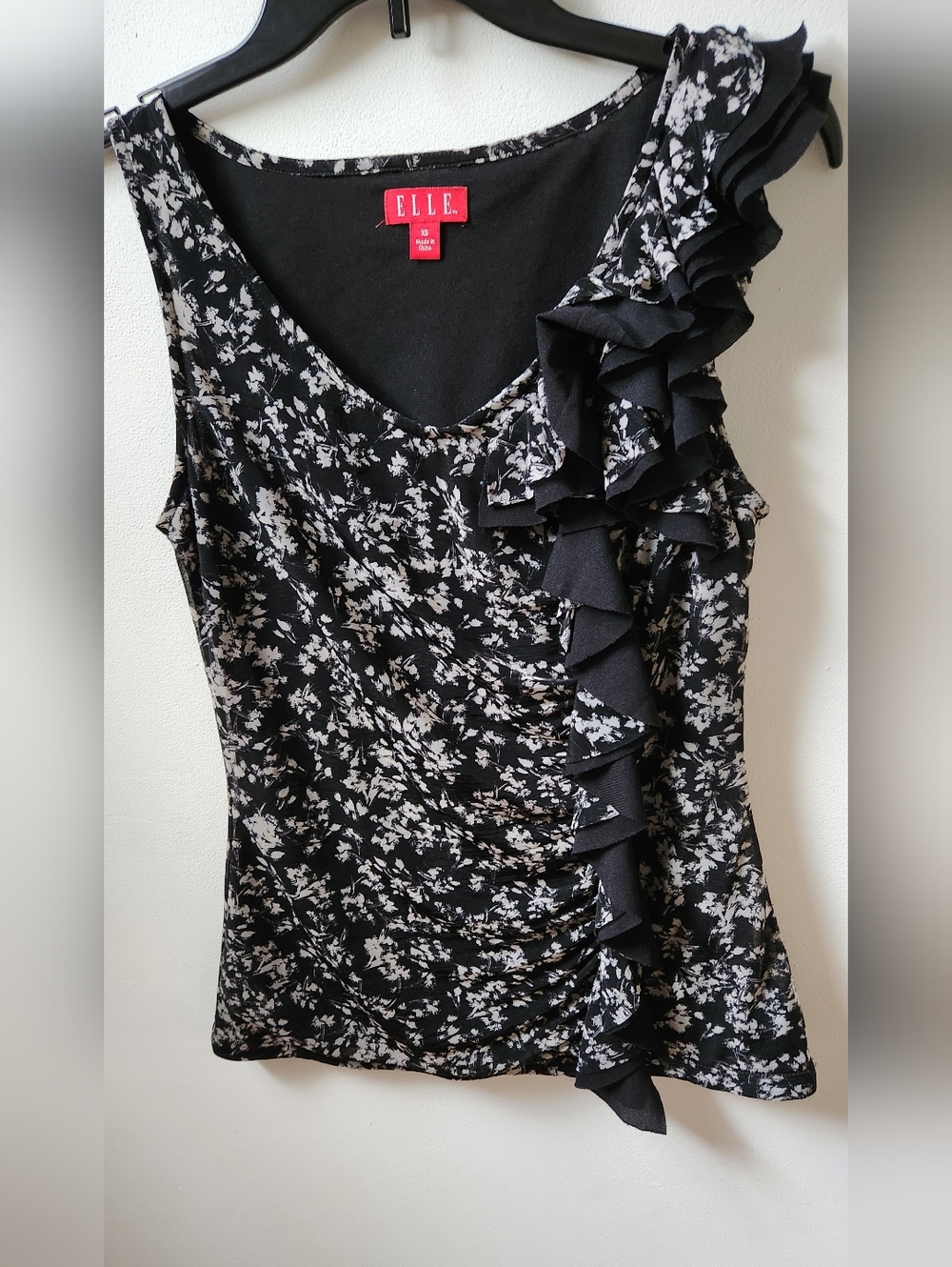 ELLE Black & White Floral Ruffle Sleeveless Camisole